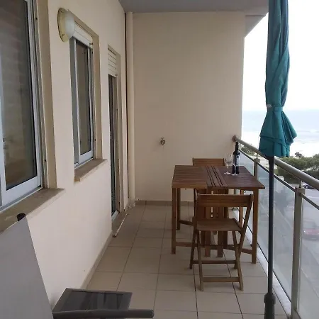 Atlantic Beach-side Apartment *