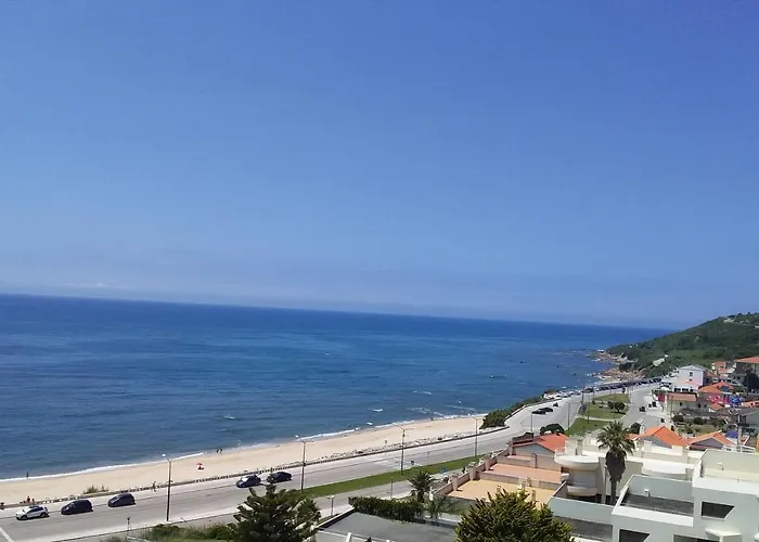 Atlantic Beach-side Apartment